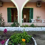 펜션 Tzoras‌ ‌apartments‌ ‌roda‌ ‌corfu‌ *